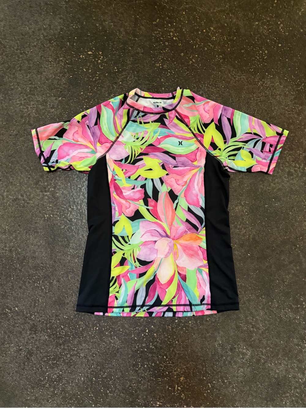 Hurley Women's Floral Short Sleeve Rashguard - Pink, Green, Black EUC Large
